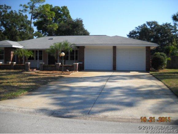 13 Fairway Cir., New Smyrna Beach, FL 32168