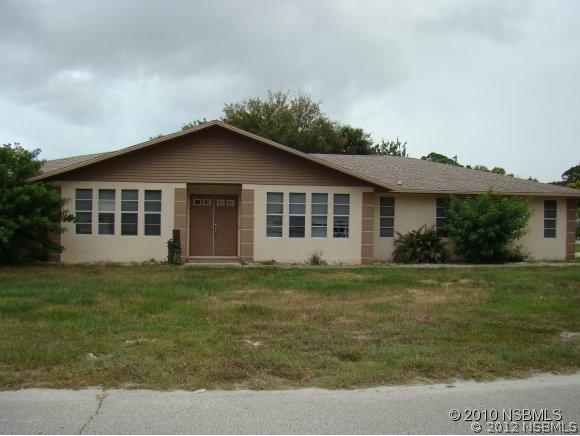 139 Gaines St., Oak Hill, FL 32759