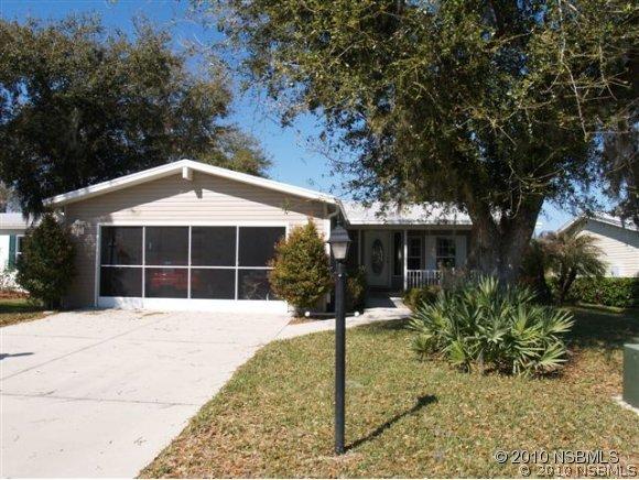 414 Sioux Blvd., Oak Hill, FL 32759