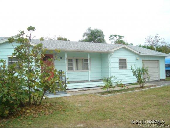 216 Sargent Ave., Oak Hill, FL 32759