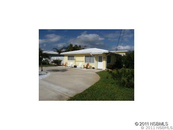 208 Beachway Ave., New Smyrna Beach, FL 32169