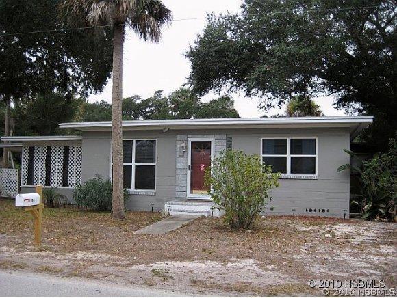 306 S Pine St., New Smyrna Beach, FL 32169