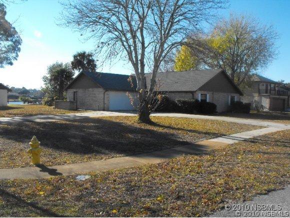 818 Mockingbird Dr., Port Orange, FL 32127