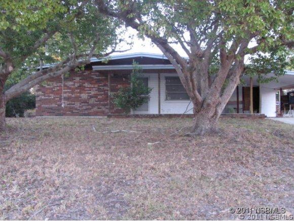 11 Silver Cir., Edgewater, FL 32141