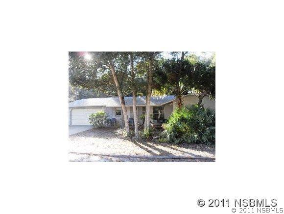 812 Evergreen St., New Smyrna Beach, FL 32169
