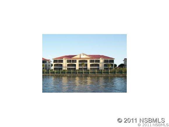 450 Bouchelle Dr. #201, New Smyrna Beach, FL 32169