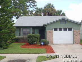702 Pine Shores Cir., New Smyrna Beach, FL 32168