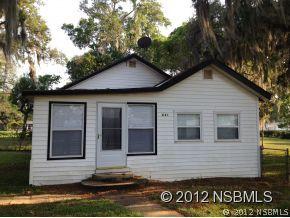 221 Lagoon Ave., Oak Hill, FL 32759