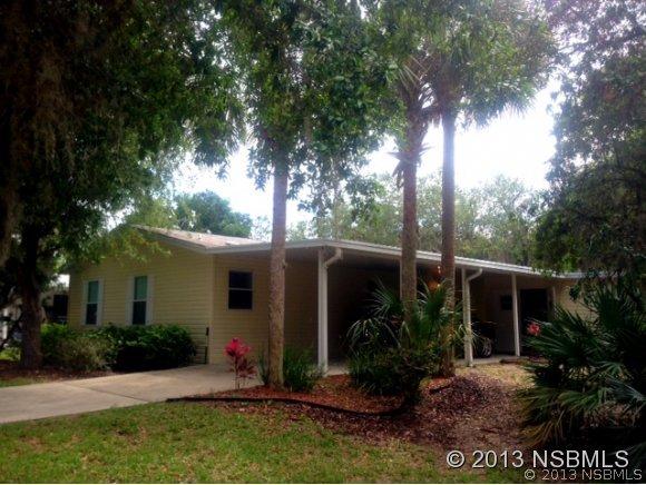 494 Sioux Blvd., Oak Hill, FL 32759