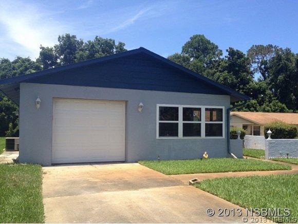 11 Pelican Dr., Edgewater, FL 32141