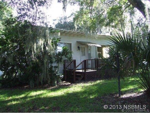 227 Lagoon Ave., Oak Hill, FL 32759