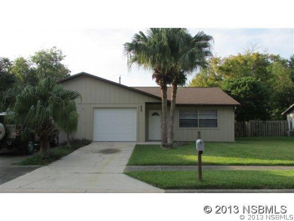 927 Aspen Dr., South Daytona, FL 32119