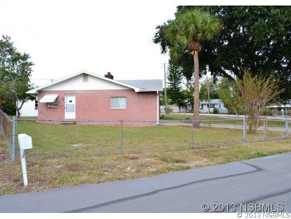 1702 Edgewater Dr., Edgewater, FL 32132