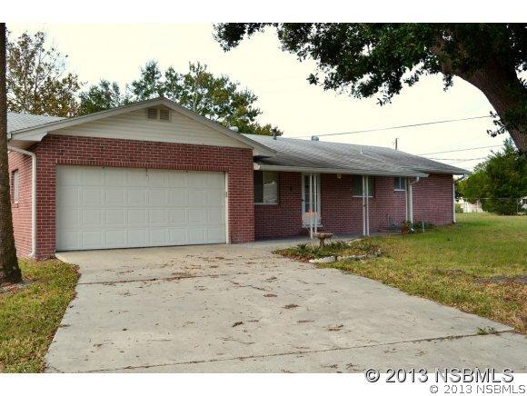 1702 Edgewater Dr., Edgewater, FL 32132