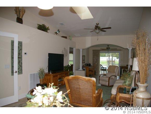 2286 Hawks Cove Cir., New Smyrna Beach, FL 32168