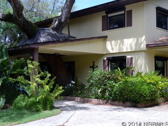 800 Hidden Oaks Ln., Oak Hill, FL 32759