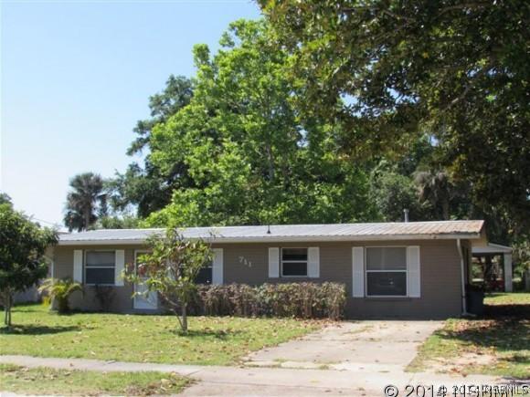 711 Wayne Ave., New Smyrna Beach, FL 32168