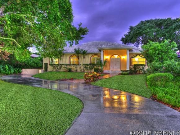 2712 S Peninsula Dr., Daytona Beach, FL 32118