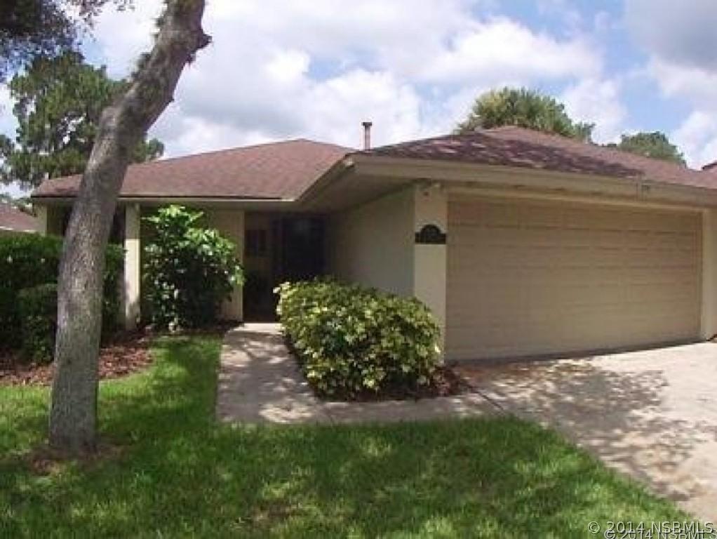 220 Canterbury Cir., New Smyrna Beach, FL 32168