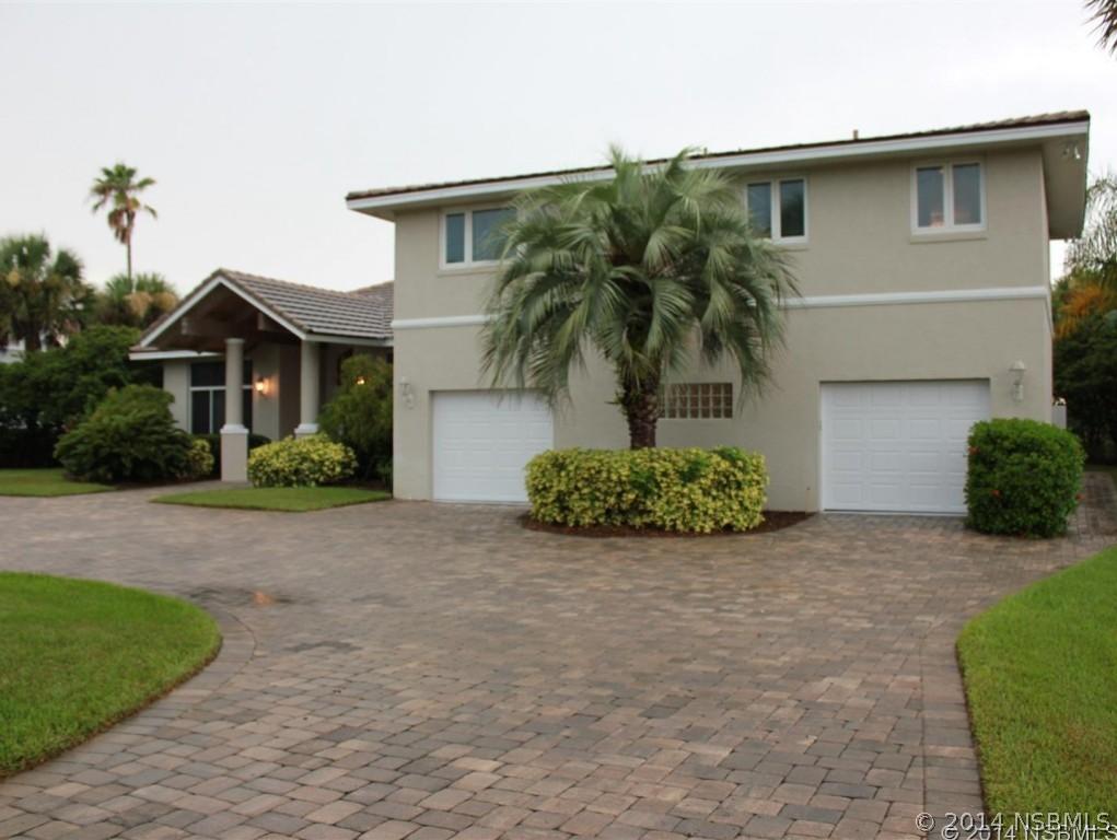 1112 N Peninsula Ave., New Smyrna Beach, FL 32169