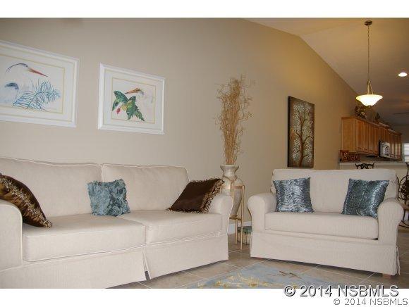 2281 Hawks Cove Cir., New Smyrna Beach, FL 32168
