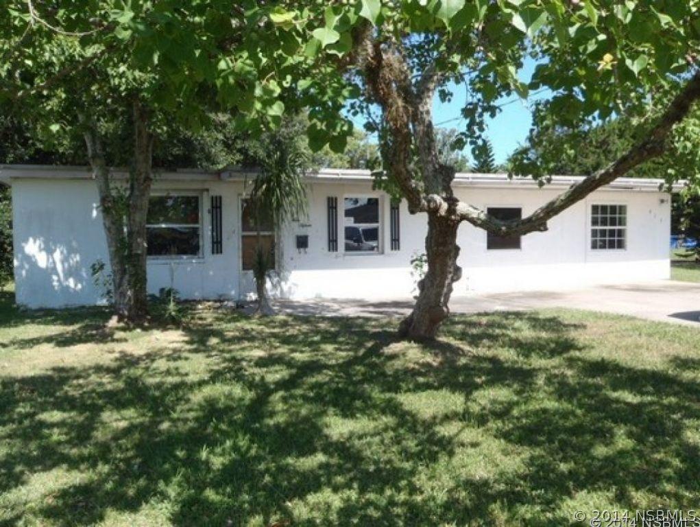 915 Lake Ave., Edgewater, FL 32132