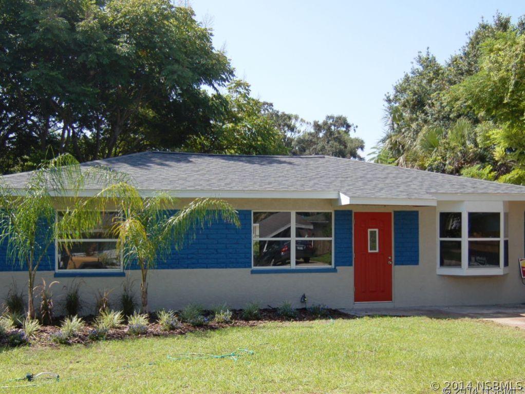 122 Landis St., New Smyrna Beach, FL 32168