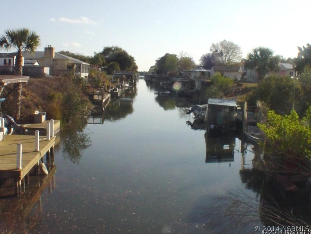158 Gary Ave., Oak Hill, FL 32759