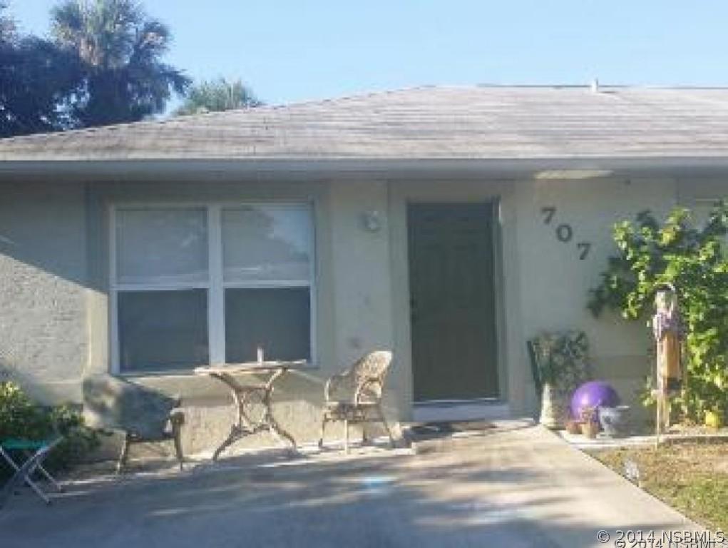 707 River Oaks Cir., New Smyrna Beach, FL 32169