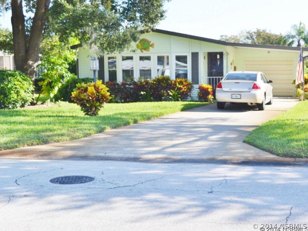 611 Starboard Ave., Edgewater, FL 32141