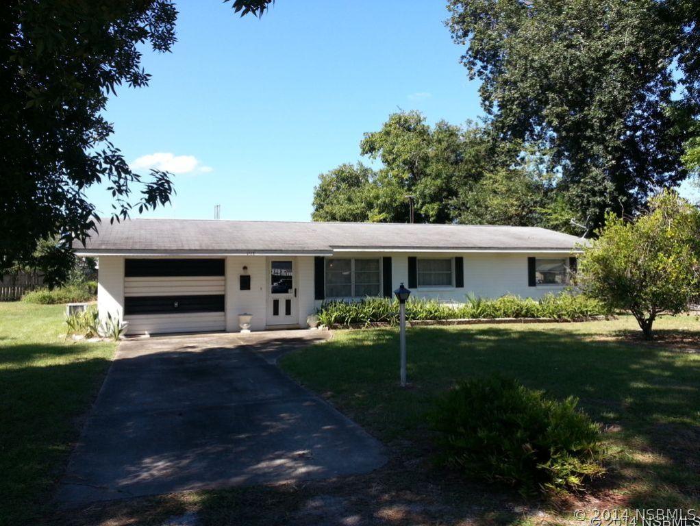 107 Riverview Dr., Edgewater, FL 32132