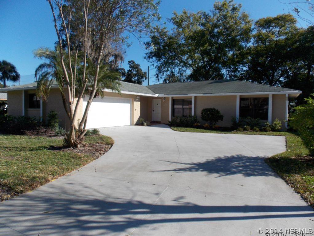 705 Fairway Dr., New Smyrna Beach, FL 32168