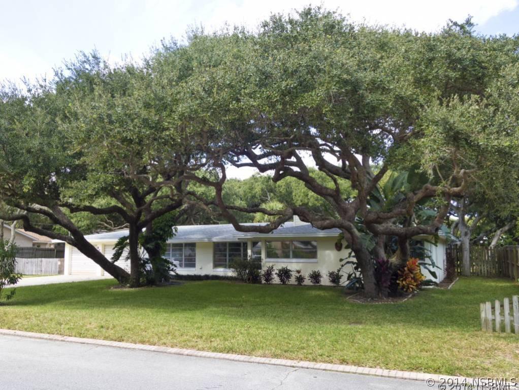 804 E 18th Ave., New Smyrna Beach, FL 32169