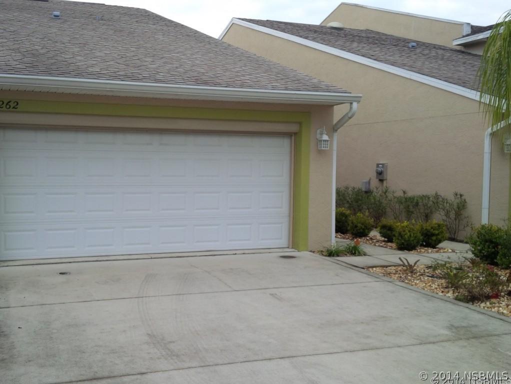 2262 Hawks Cove Cir., New Smyrna Beach, FL 32168