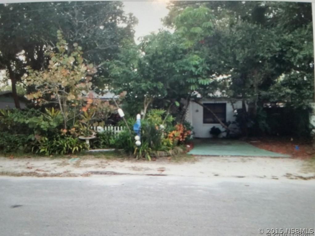 618 Goodwin Ave., New Smyrna Beach, FL 32169