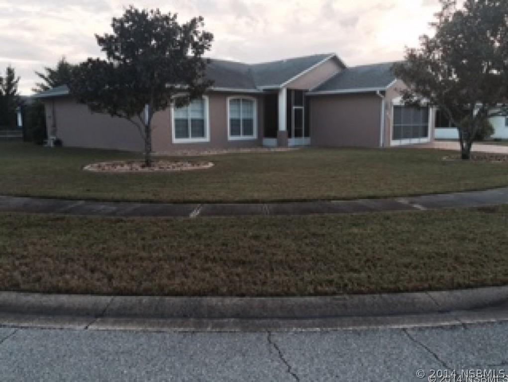 206 San Remo Cir., Edgewater, FL 32141