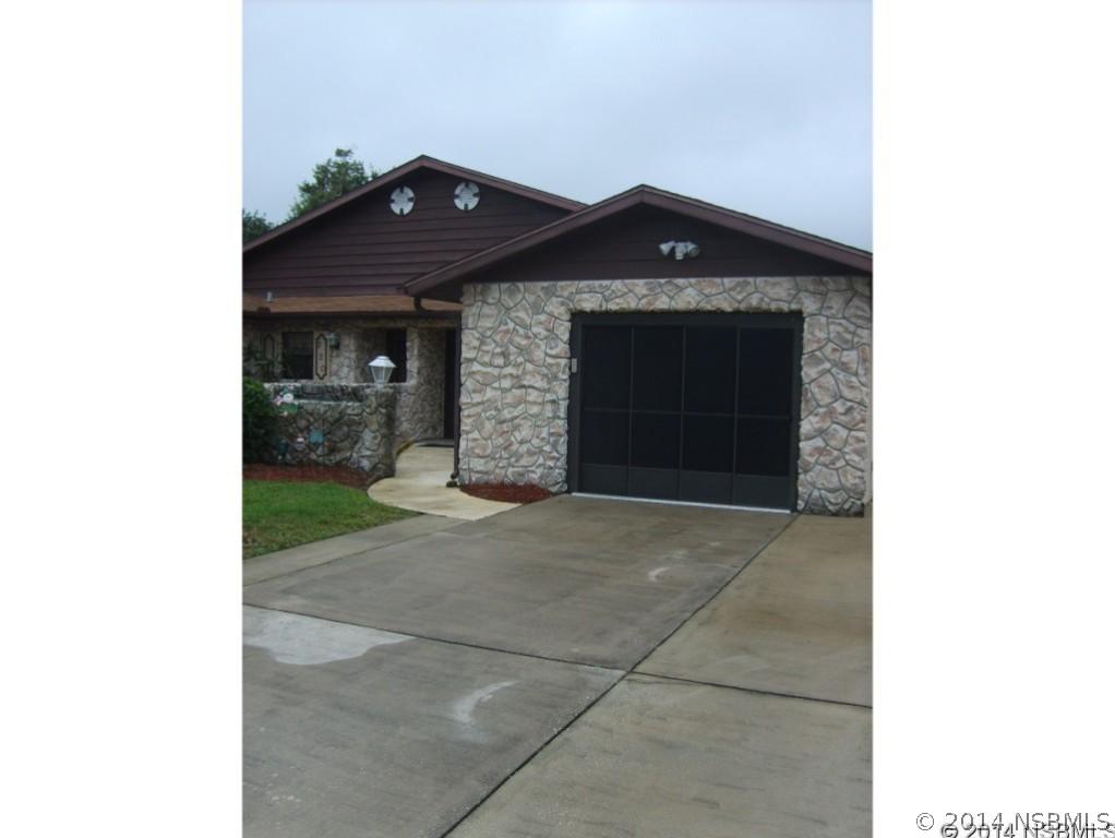 218 Shangri Lane Cir., Edgewater, FL 32132