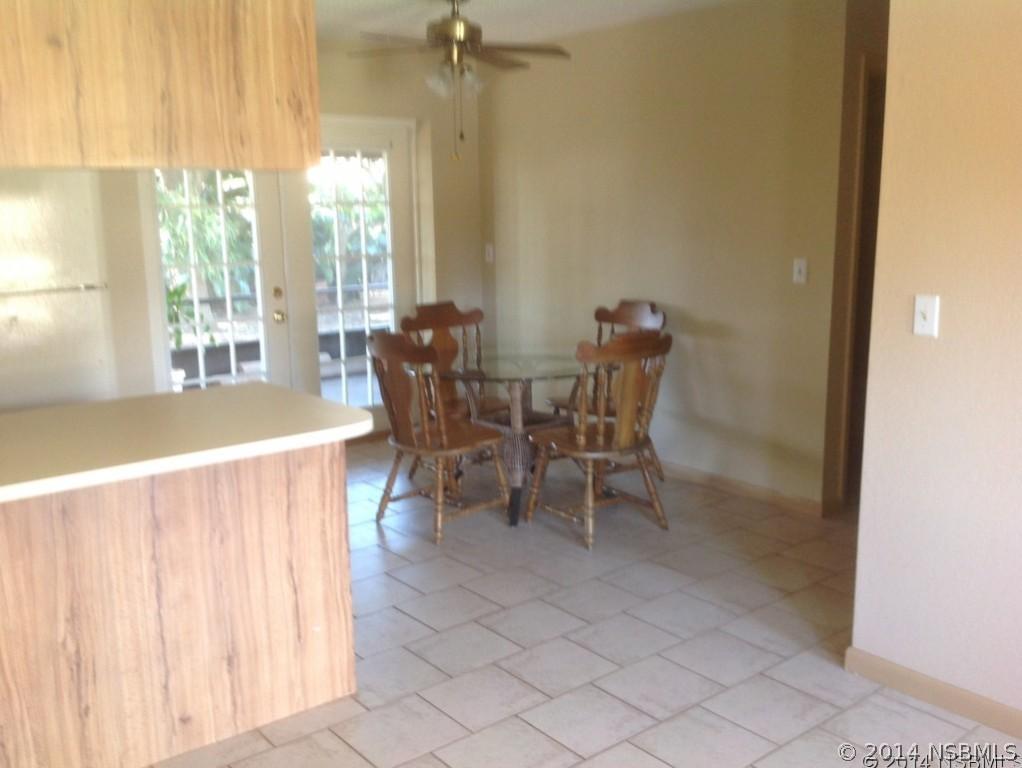 208 Wildwood Dr., Edgewater, FL 32132