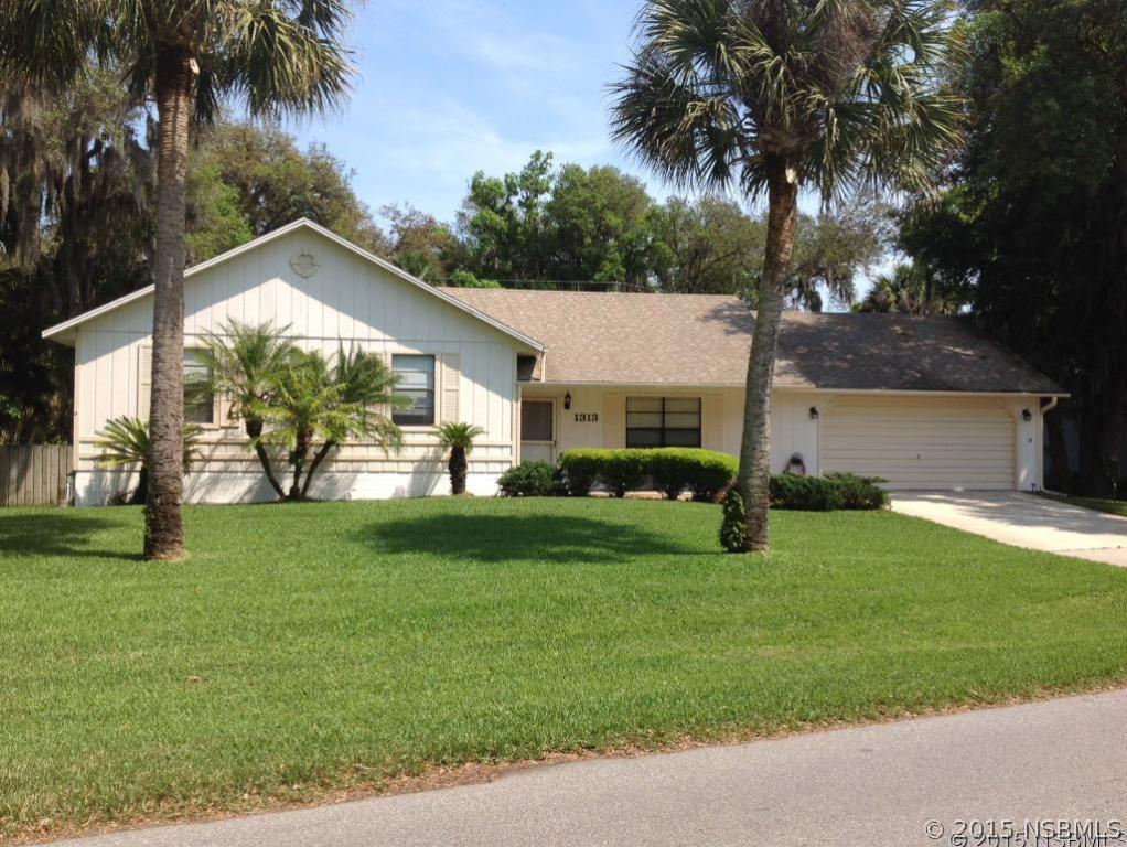 1313 Pine Tree Dr., Edgewater, FL 32132