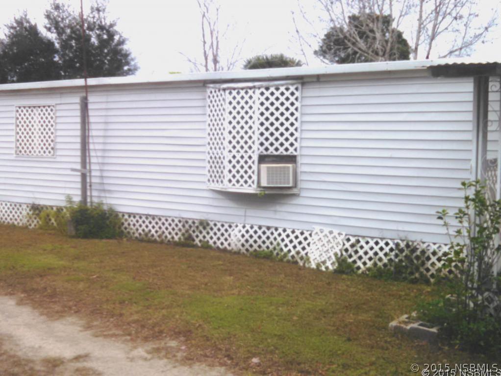 155 Mae St., Oak Hill, FL 32759