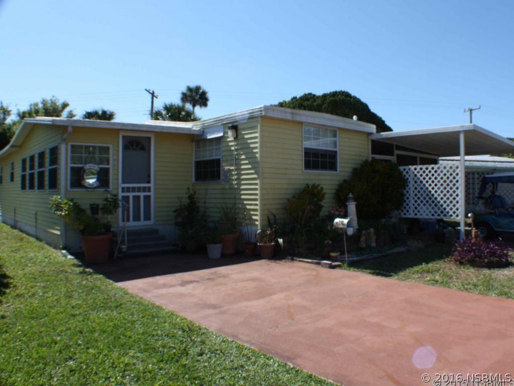 104 Ash St., Edgewater, FL 32141