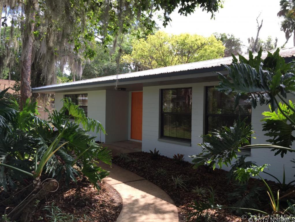 215 Sandy Ln., New Smyrna Beach, FL 32168