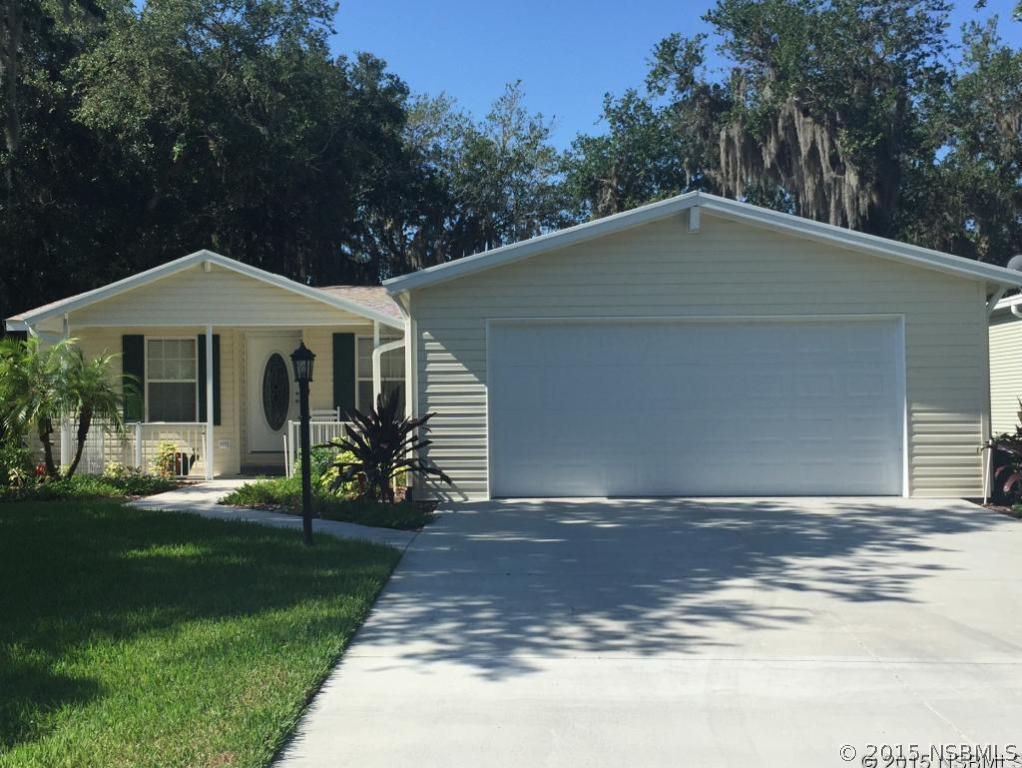 237 Navajo Dr., Oak Hill, FL 32759