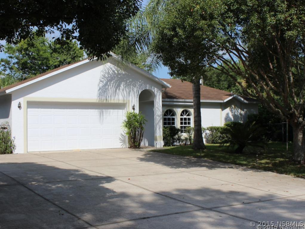 2004 Travelers Palm Dr., Edgewater, FL 32141