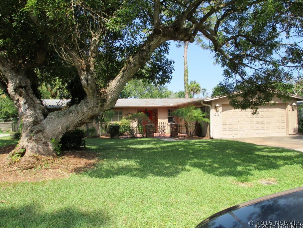 52 Fairway Cir., New Smyrna Beach, FL 32168