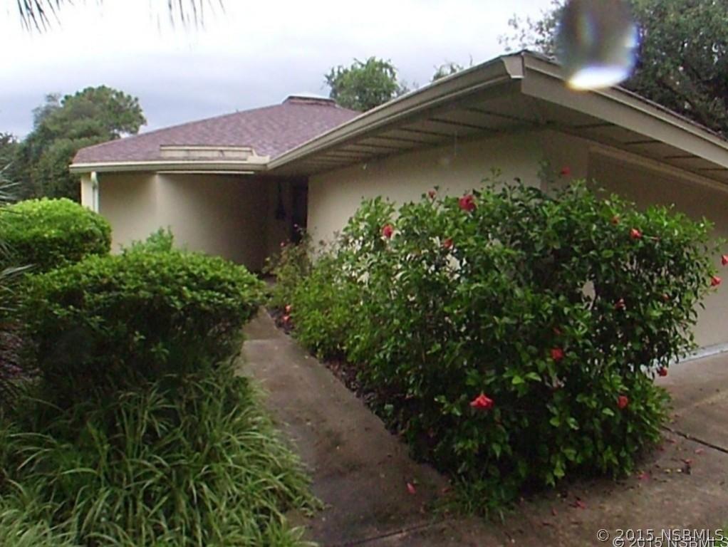 224 Canterbury Cir., New Smyrna Beach, FL 32168