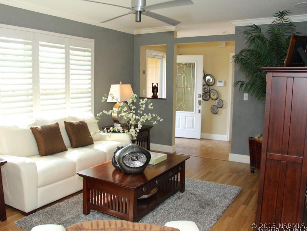 2942 Pine Tree Dr., Edgewater, FL 32141