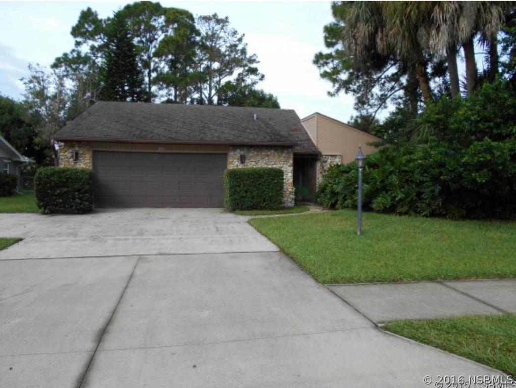 826 Fairway Dr., New Smyrna Beach, FL 32168