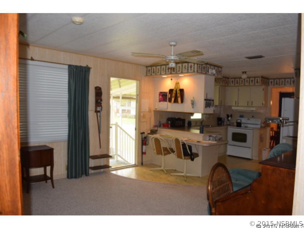 121 Ash St., Edgewater, FL 32141