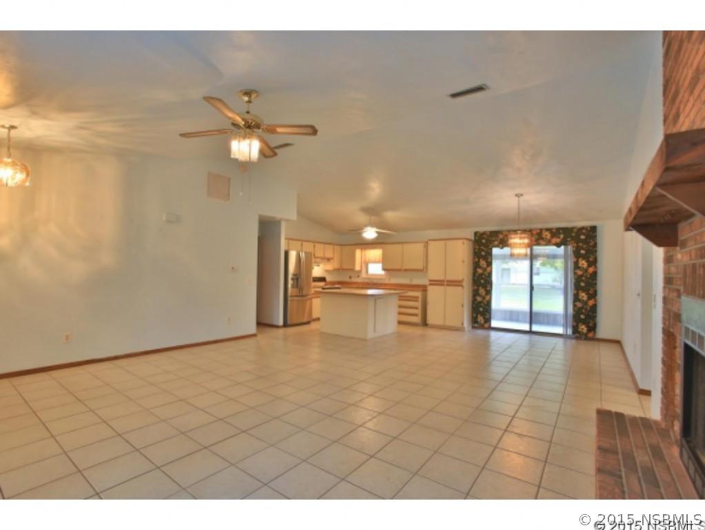 3122 Royal Palm Dr., Edgewater, FL 32141